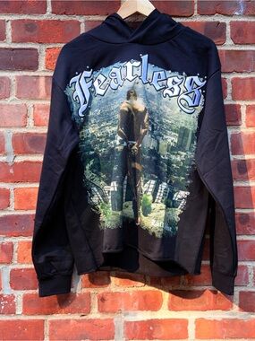 Left point Italy men’s black fearless hoodie size large new with tags